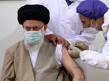 حضرت آیت‌الله خامنه‌ای امروز (جمعه) دُز اول واکسن کوو ایران برکت را دریافت کردند